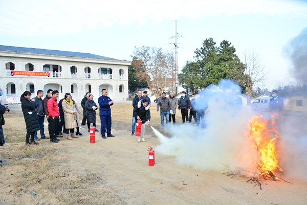 公司组织安全逃生演练